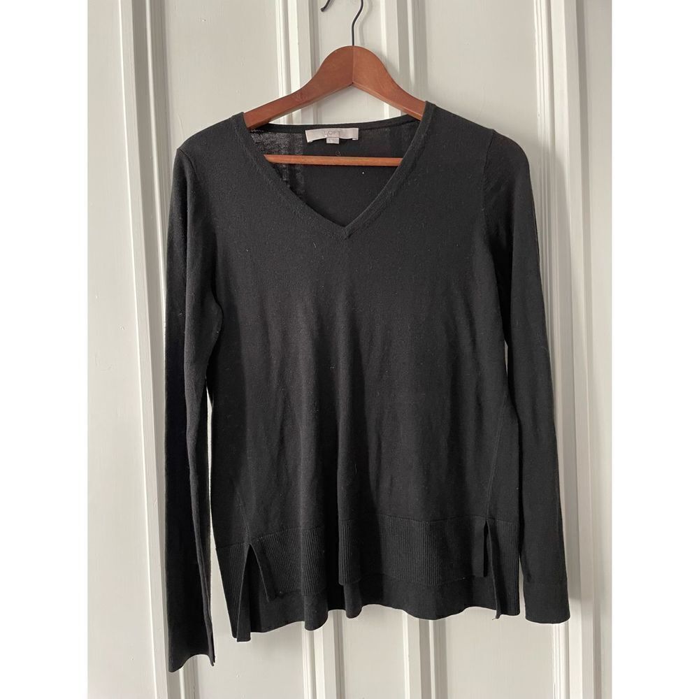 Loft black v-neck lightweight sweater S
